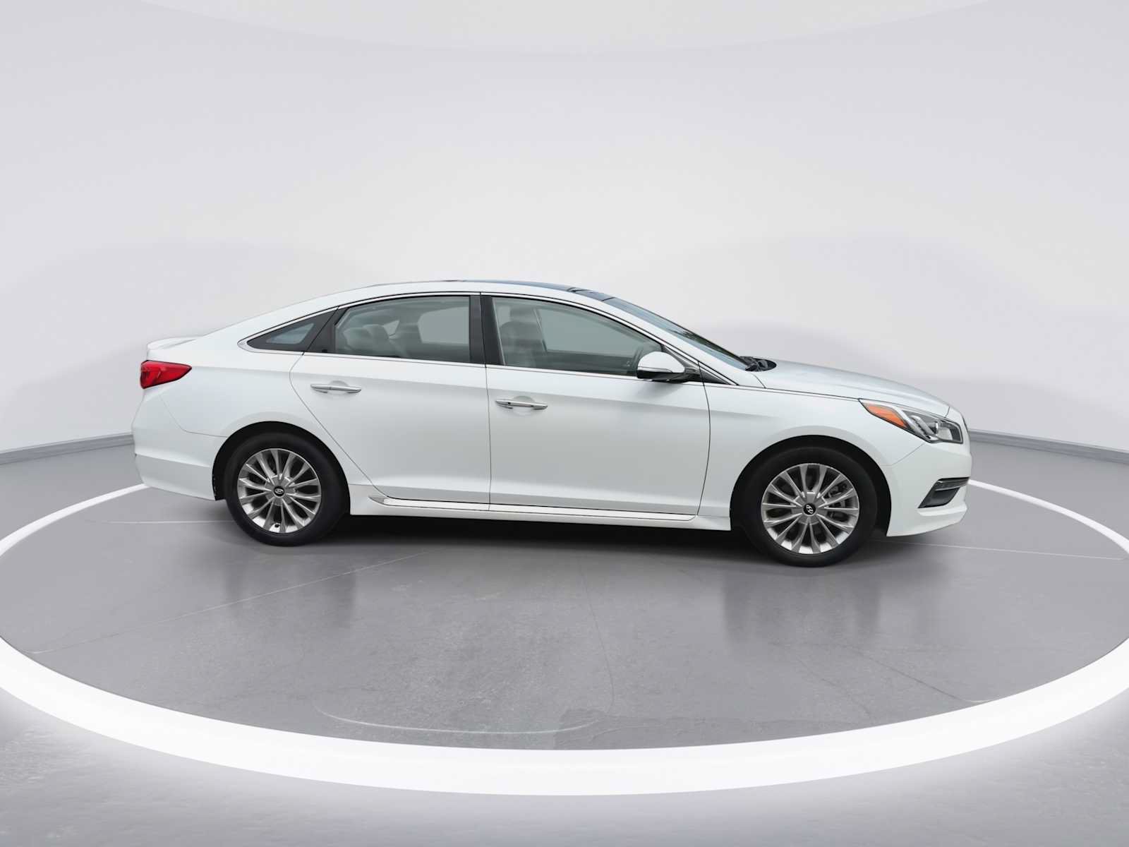Used 2015 Hyundai Sonata Limited w/ Option Group 06 FWD image 9