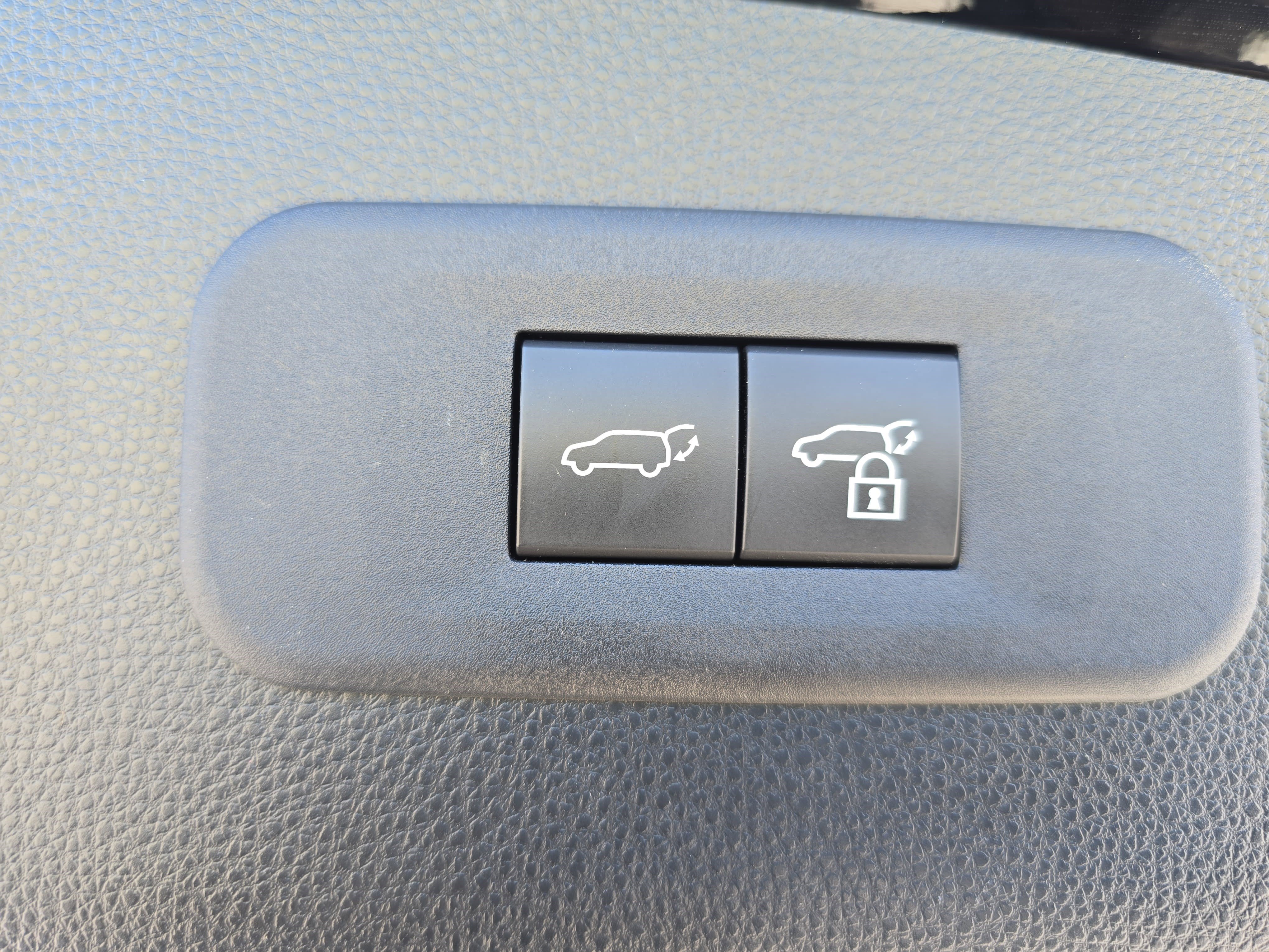 Used 2025 Toyota Crown Signia w/ Advanced Technology Package AWD/4WD image 14