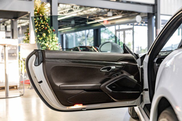 Used 2015 Porsche 911 Turbo S image 13