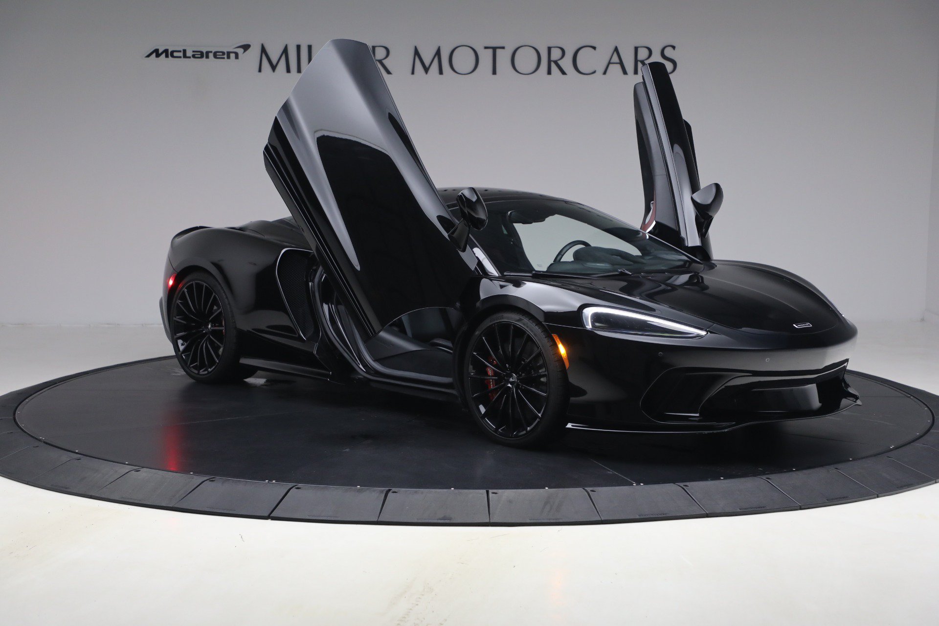 Used 2023 McLaren GT RWD image 20