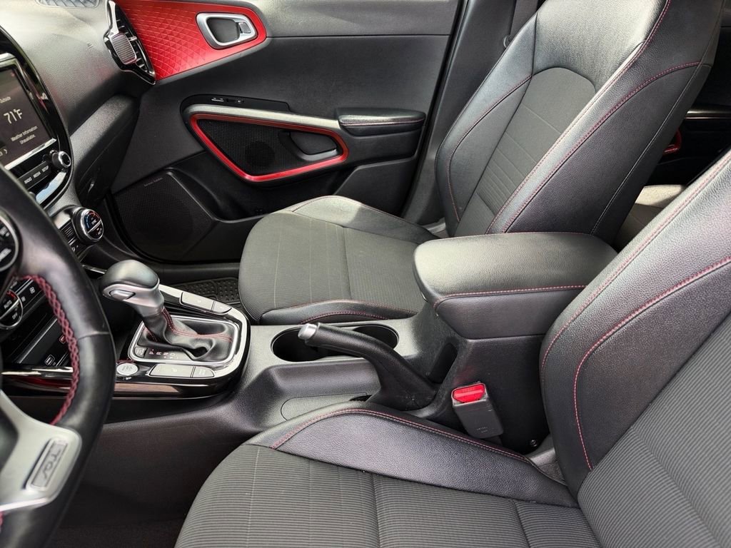 Used 2021 Kia Soul Turbo FWD image 12