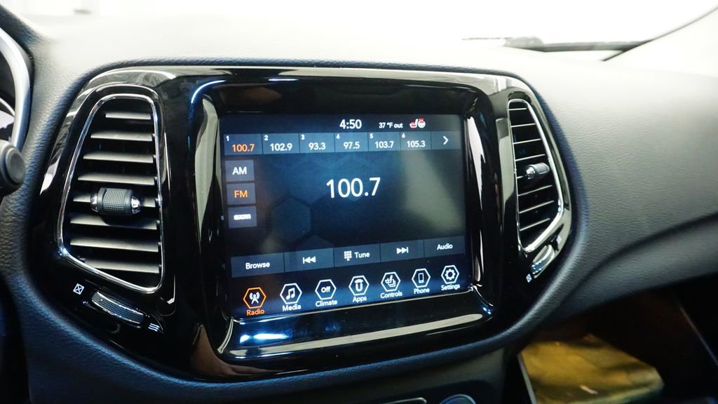 Certified 2019 Jeep Compass Limited image 34