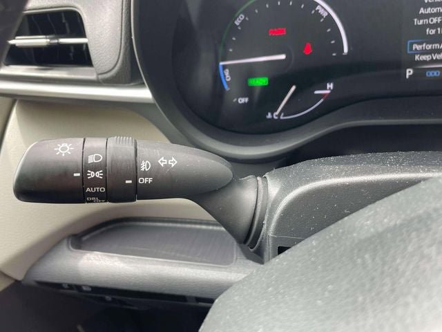 Used 2023 Toyota Sienna XLE FWD image 25