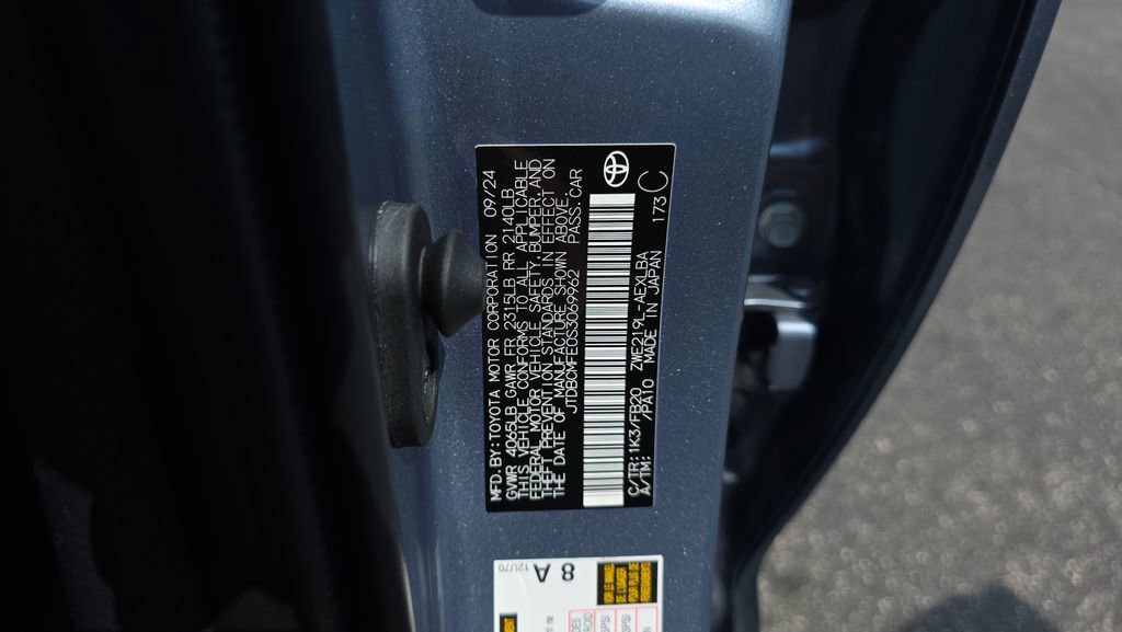 Used 2025 Toyota Corolla LE image 29