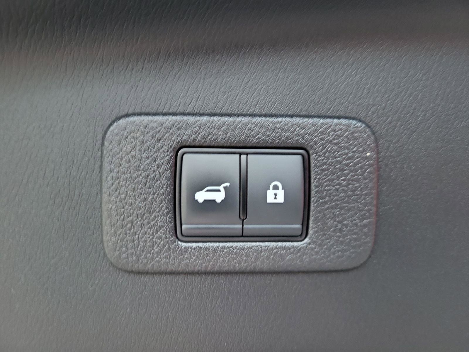 Used 2024 Nissan Armada SL w/ Captain's Chairs Package image 26