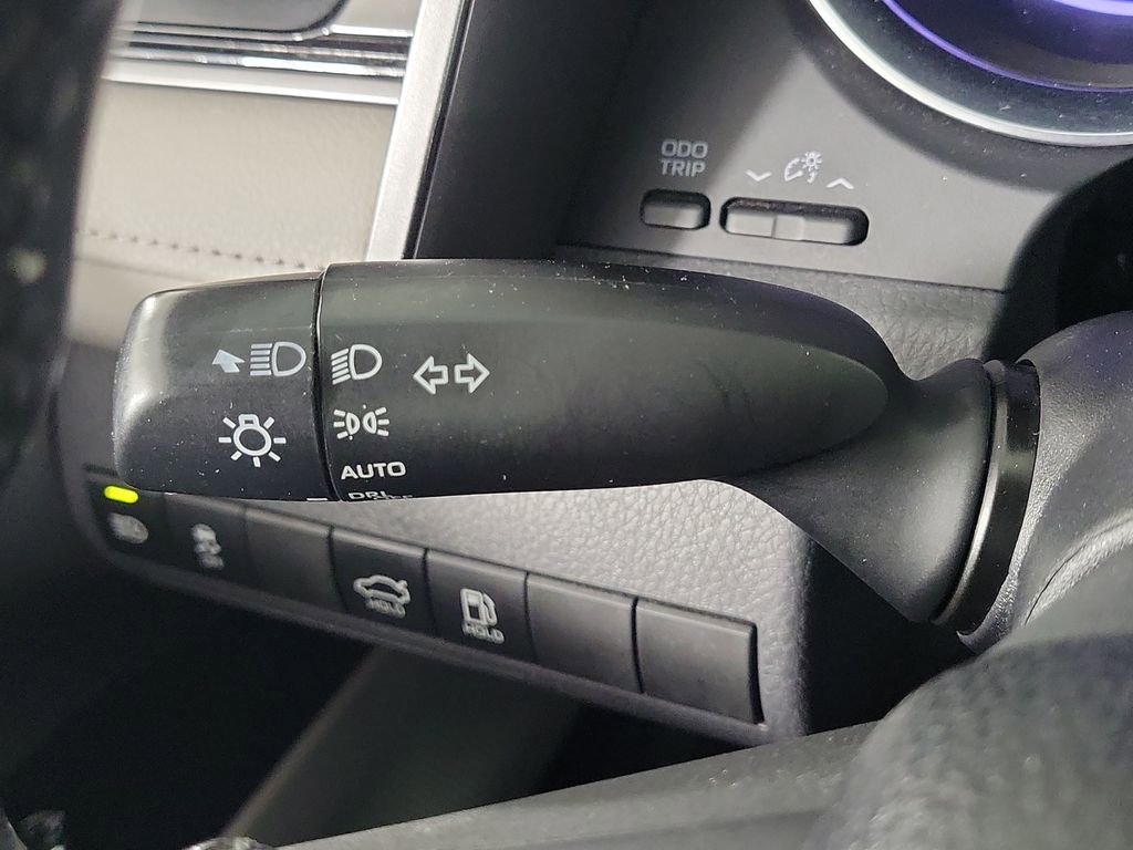 Certified 2019 Toyota Camry XLE FWD image 11