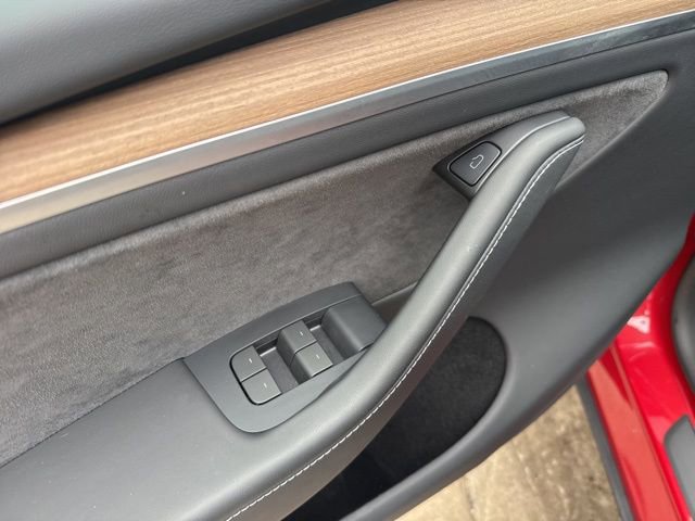 Used 2024 Tesla Model Y Long Range image 12