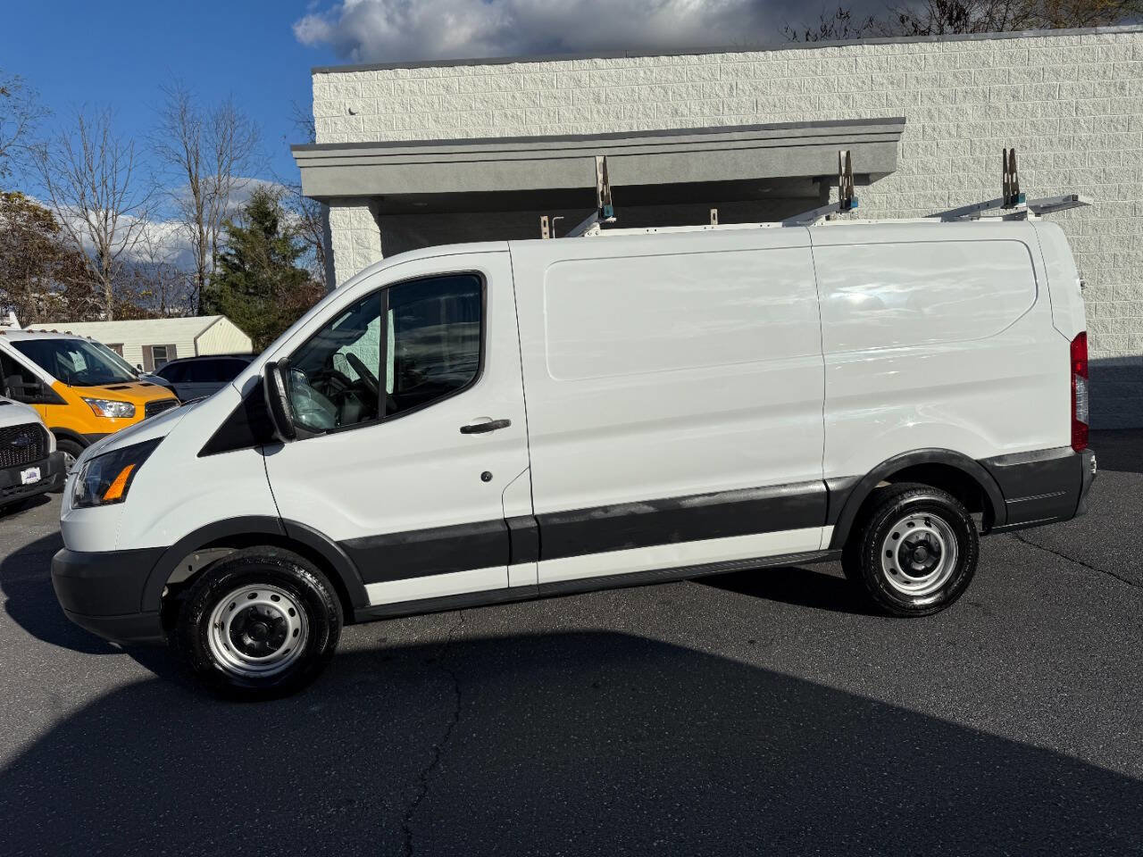 Used 2018 Ford Transit 250 130 Low Roof image 31