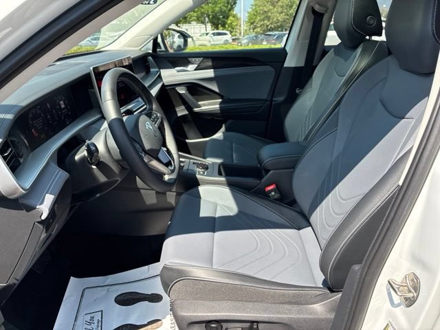 Used 2026 Volkswagen Tiguan SE w/ Panoramic Sunroof Package AWD/4WD image 10