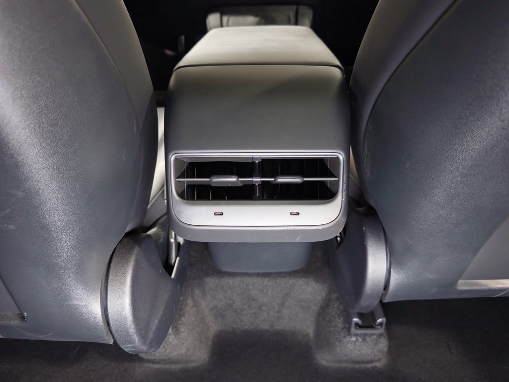 Used 2025 Tesla Model Y Long Range image 19