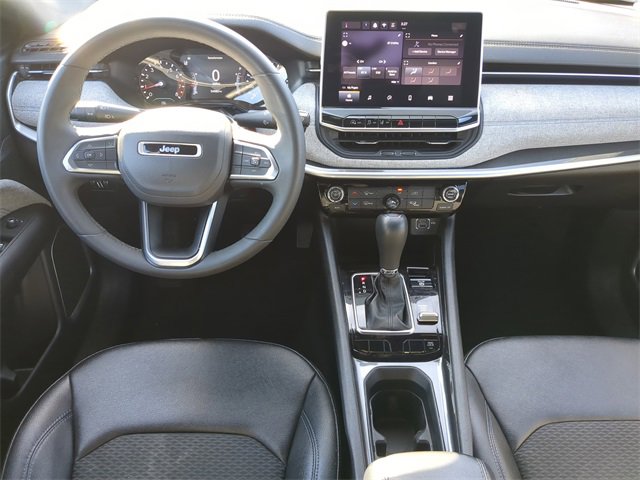 Used 2024 Jeep Compass Latitude image 16