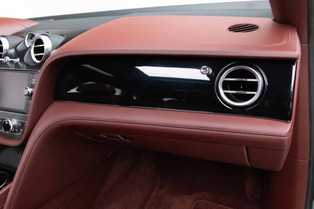 Used 2019 Bentley Bentayga image 30