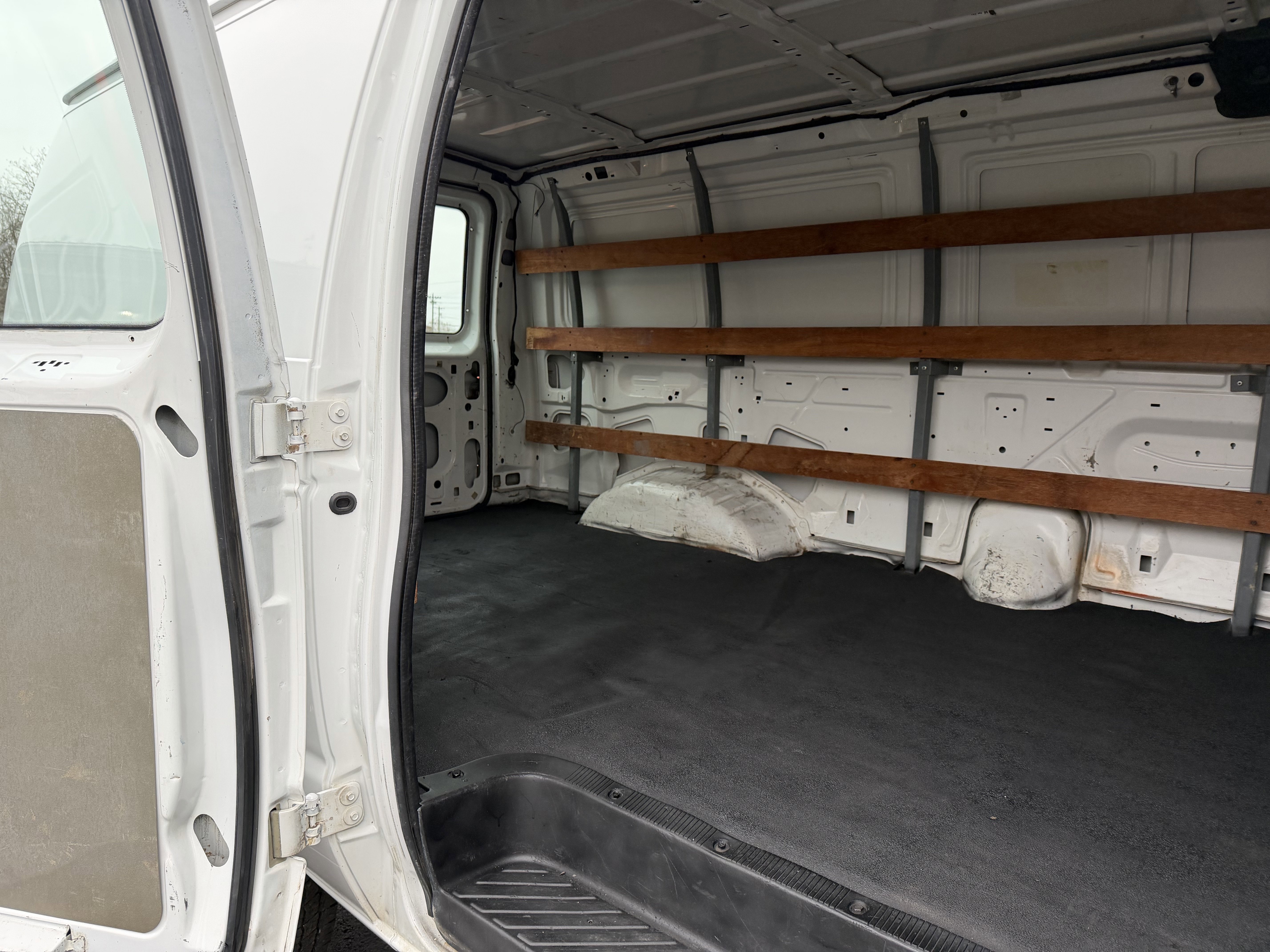 Used 2006 Ford E-250 and Econoline 250 image 19