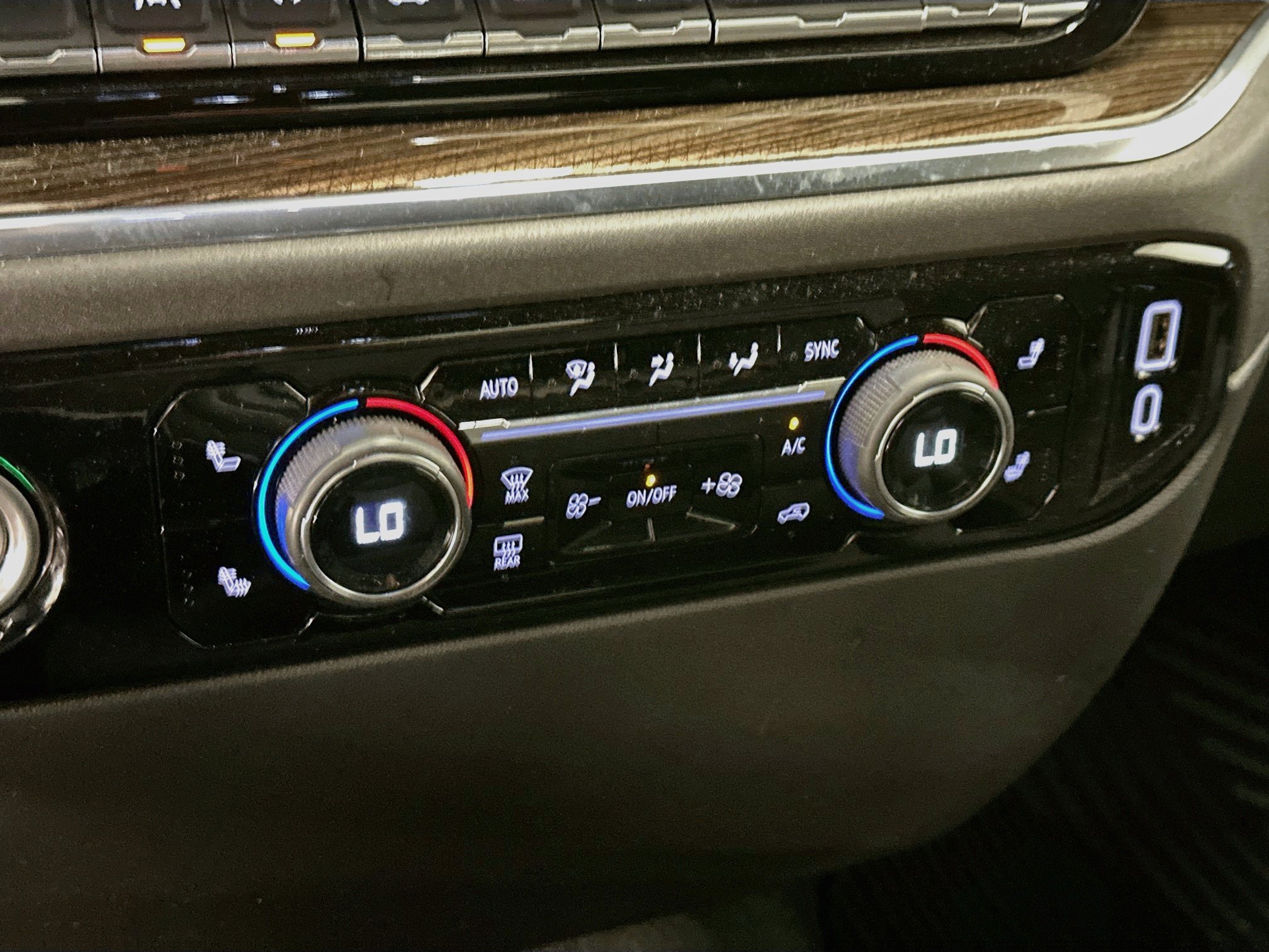 Used 2024 Chevrolet Silverado 1500 LT AWD/4WD image 24