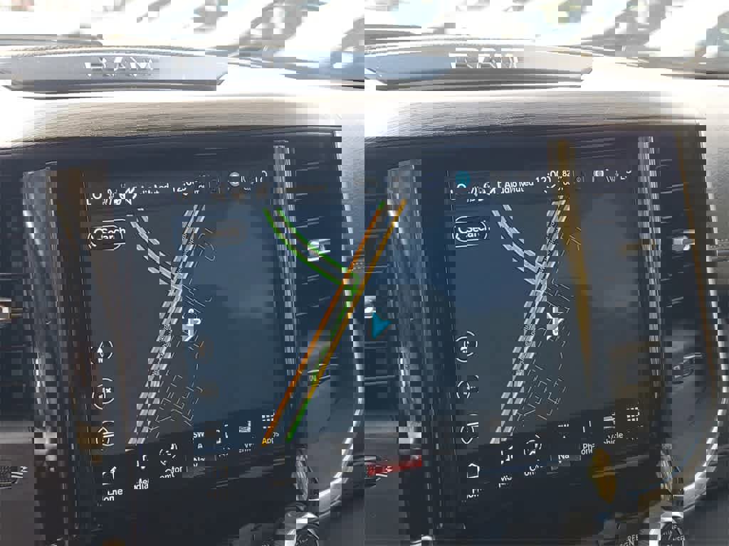 Used 2024 RAM 1500 Laramie image 28