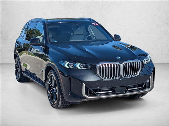 Certified 2024 BMW X5 xDrive50e w/ Premium Package AWD/4WD image 3