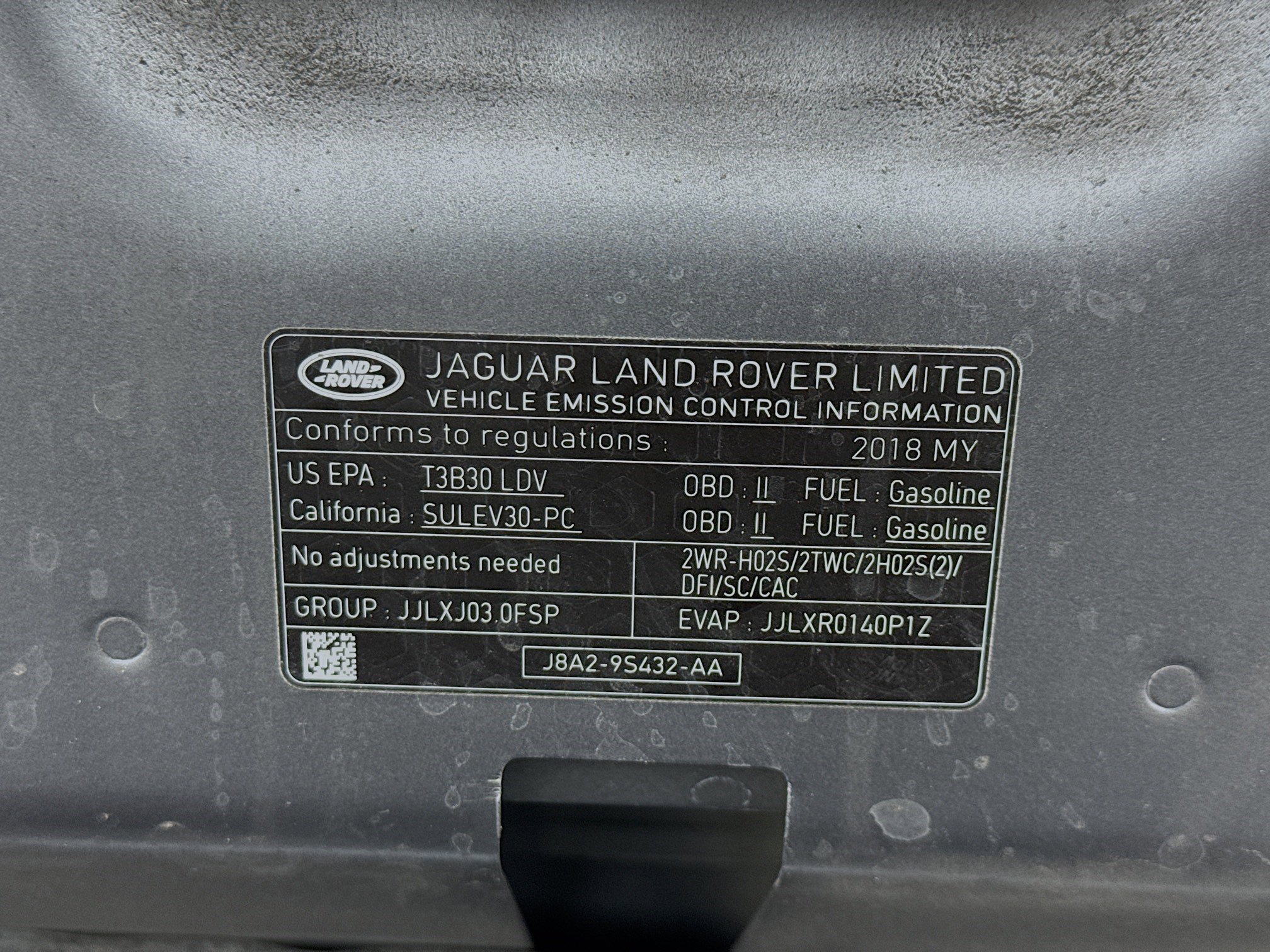 Used 2018 Land Rover Range Rover Velar R-Dynamic SE AWD/4WD image 21