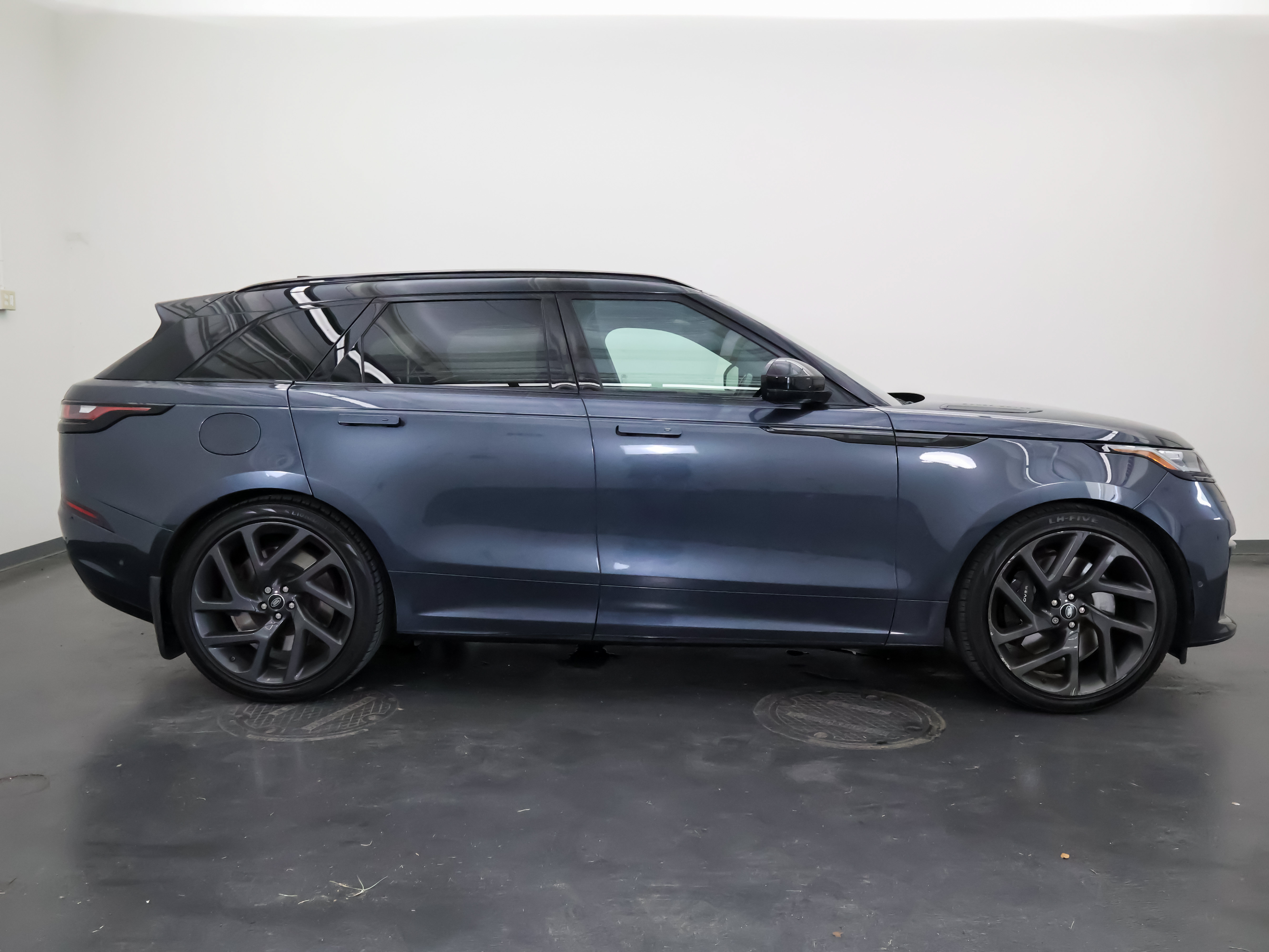 Used 2020 Land Rover Range Rover Velar SV Autobiography Dynamic AWD/4WD image 2