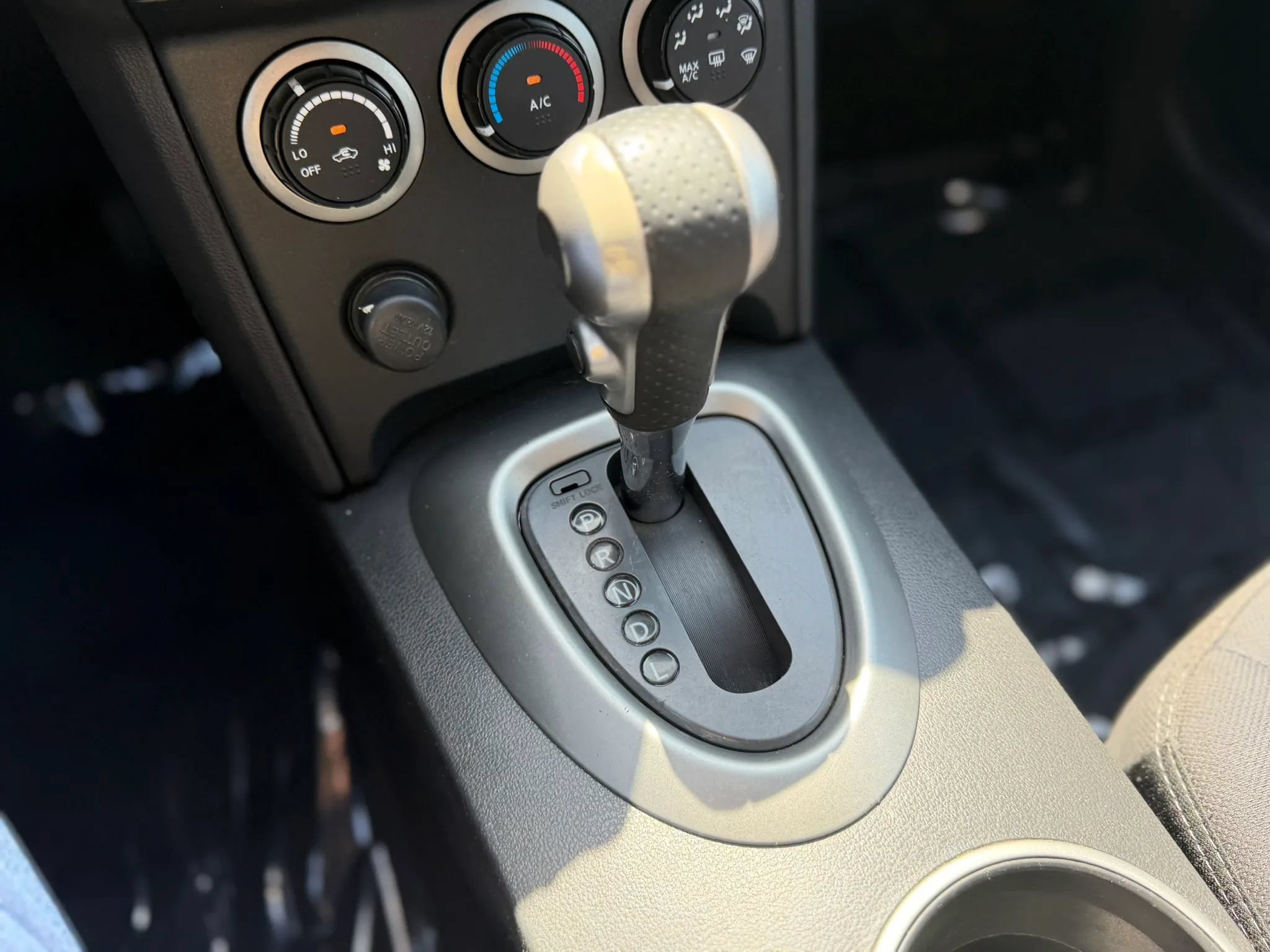 Used 2010 Nissan Rogue SL AWD/4WD image 15