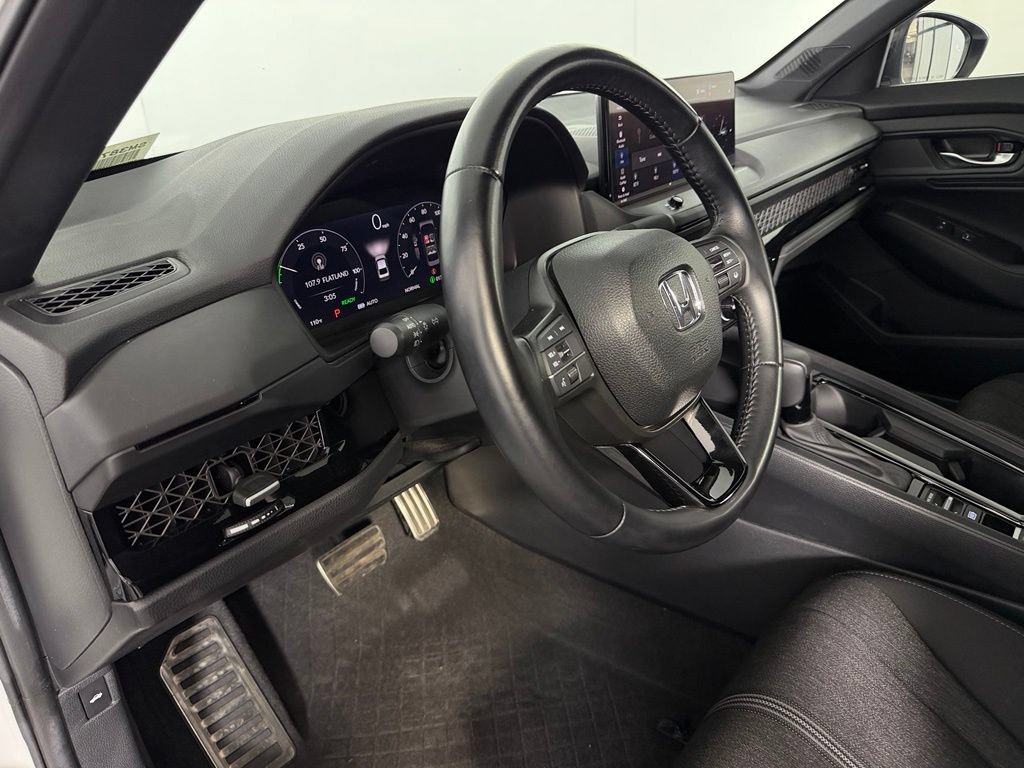 Used 2025 Honda Accord Sport image 12