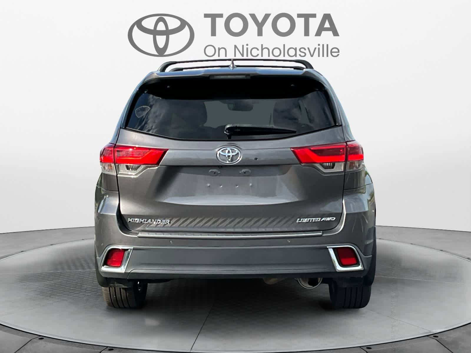 Used 2019 Toyota Highlander Limited Platinum AWD/4WD image 5