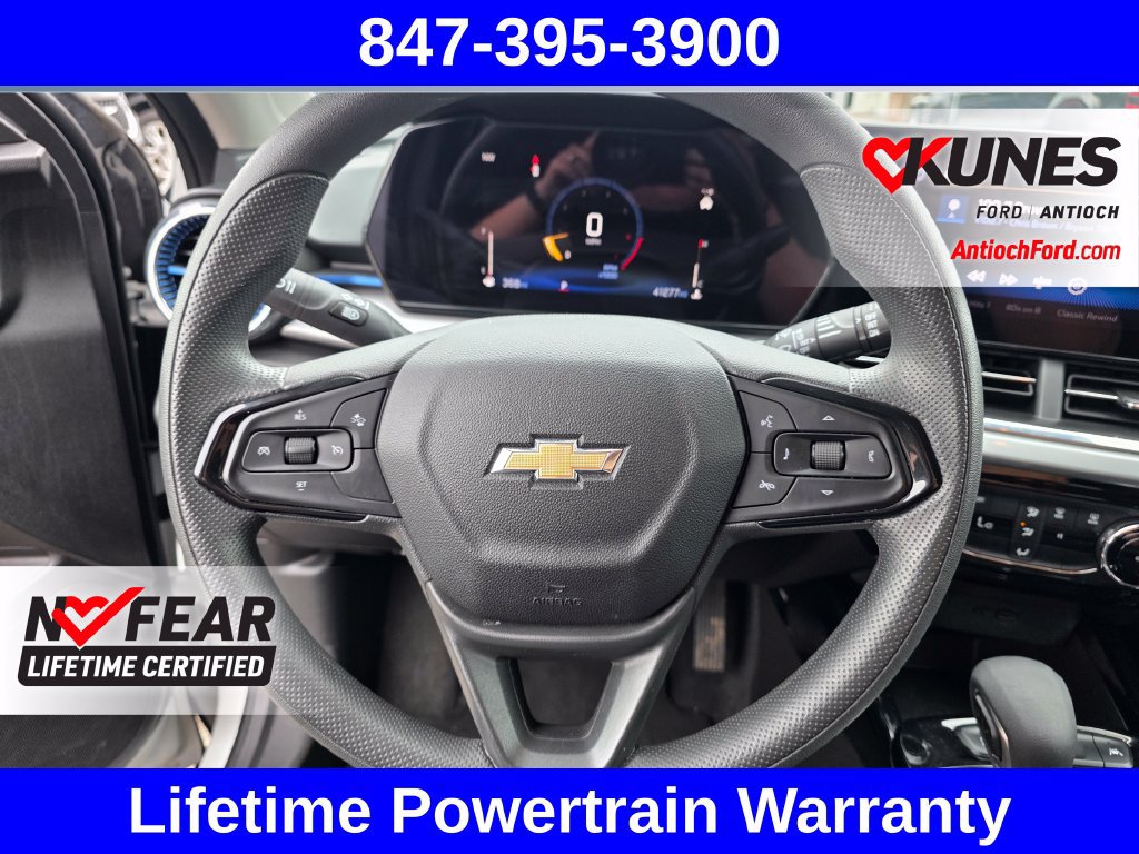 Used 2025 Chevrolet Trax LT FWD image 35