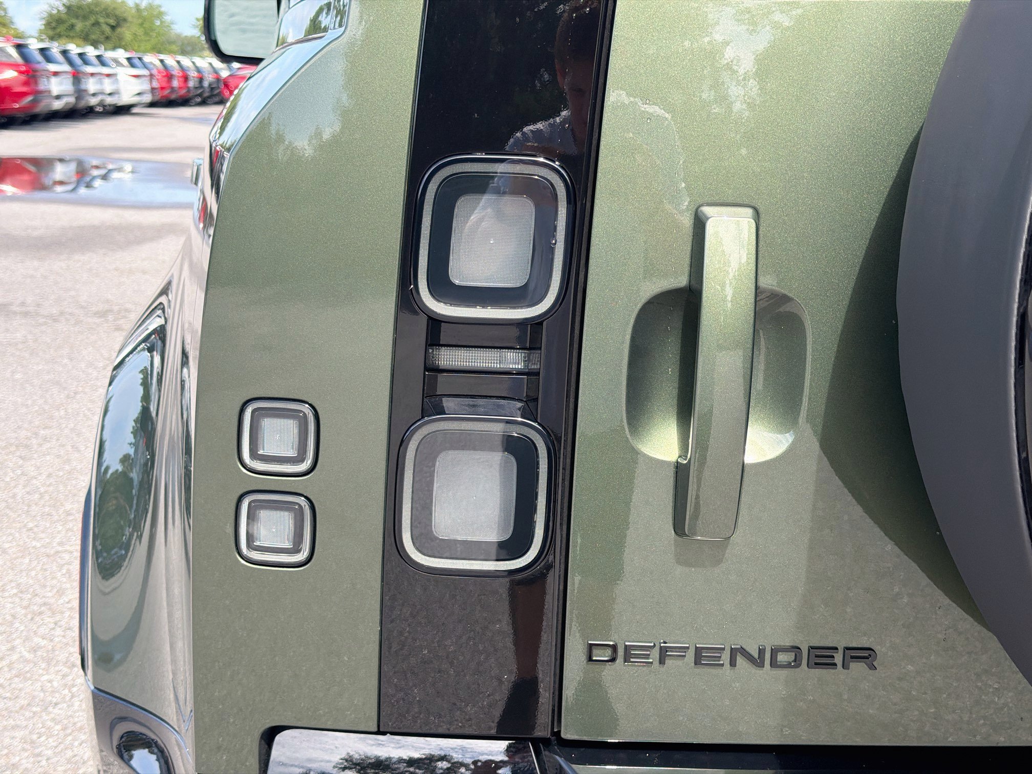 New 2026 Land Rover Defender 110 X-Dynamic SE AWD/4WD image 10