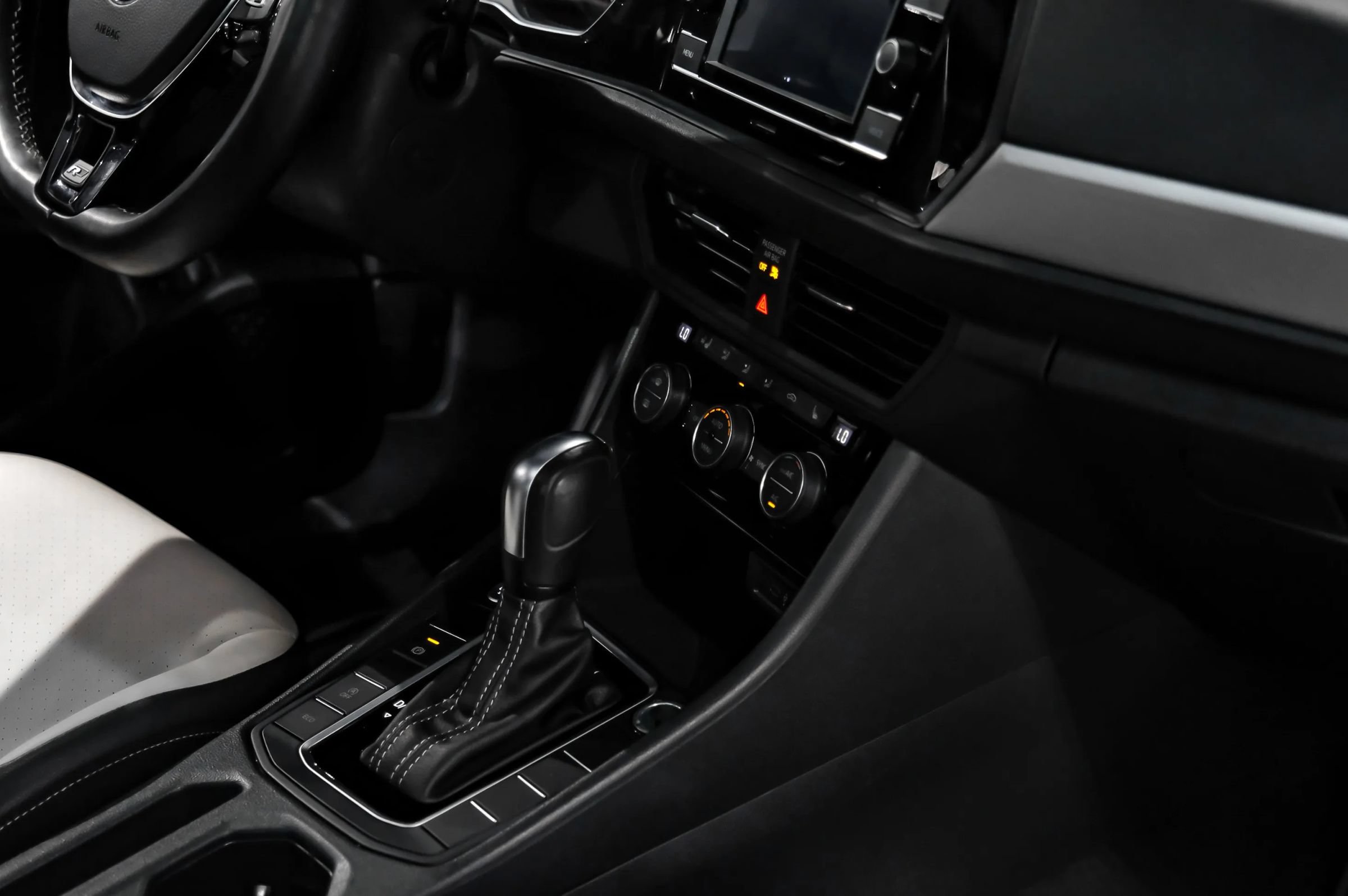 Used 2020 Volkswagen Jetta R-Line w/ R-Line Cold Weather Package FWD image 25
