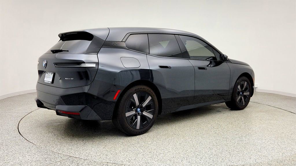 Used 2024 BMW iX xDrive50 w/ Premium Package image 5