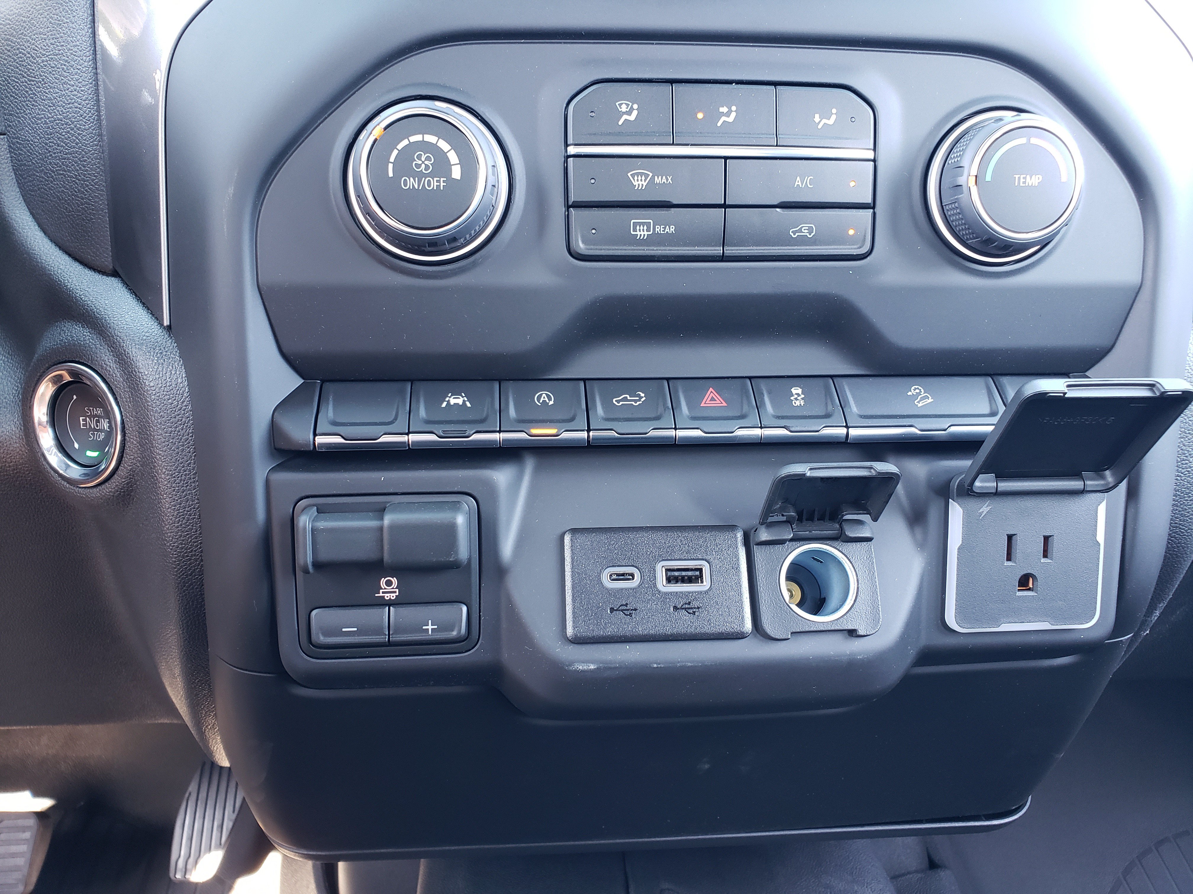 New 2026 Chevrolet Silverado 1500 Custom Trail Boss w/ LPO, Dark Essentials Package AWD/4WD image 21