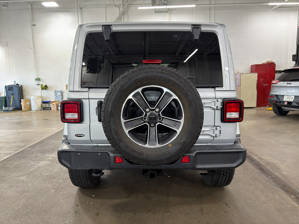 Used 2023 Jeep Wrangler Unlimited Sahara w/ Cold Weather Group AWD/4WD image 5