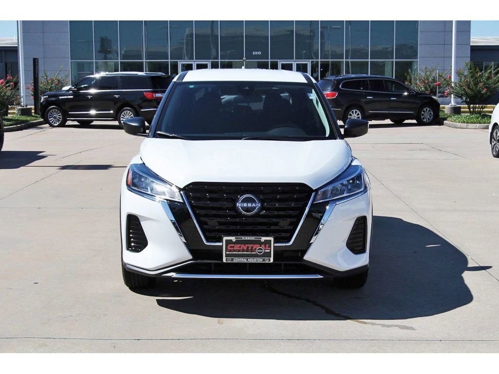 Used 2025 Nissan Kicks Play S FWD image 8