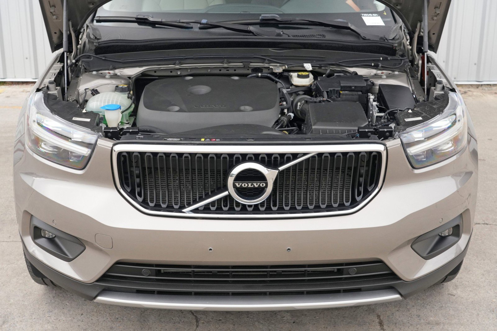 Used 2022 Volvo XC40 T5 Momentum w/ Premium Package image 7