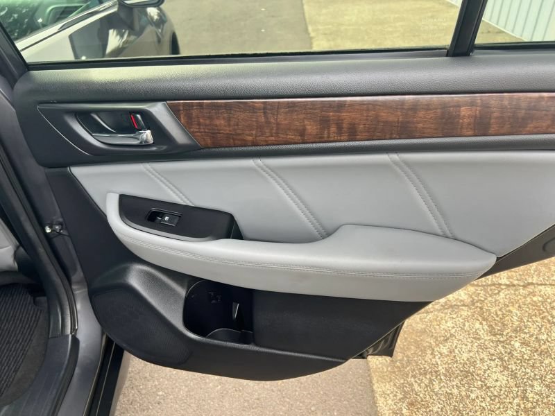 Used 2019 Subaru Outback 2.5i Limited w/ Popular Package #2 AWD/4WD image 10