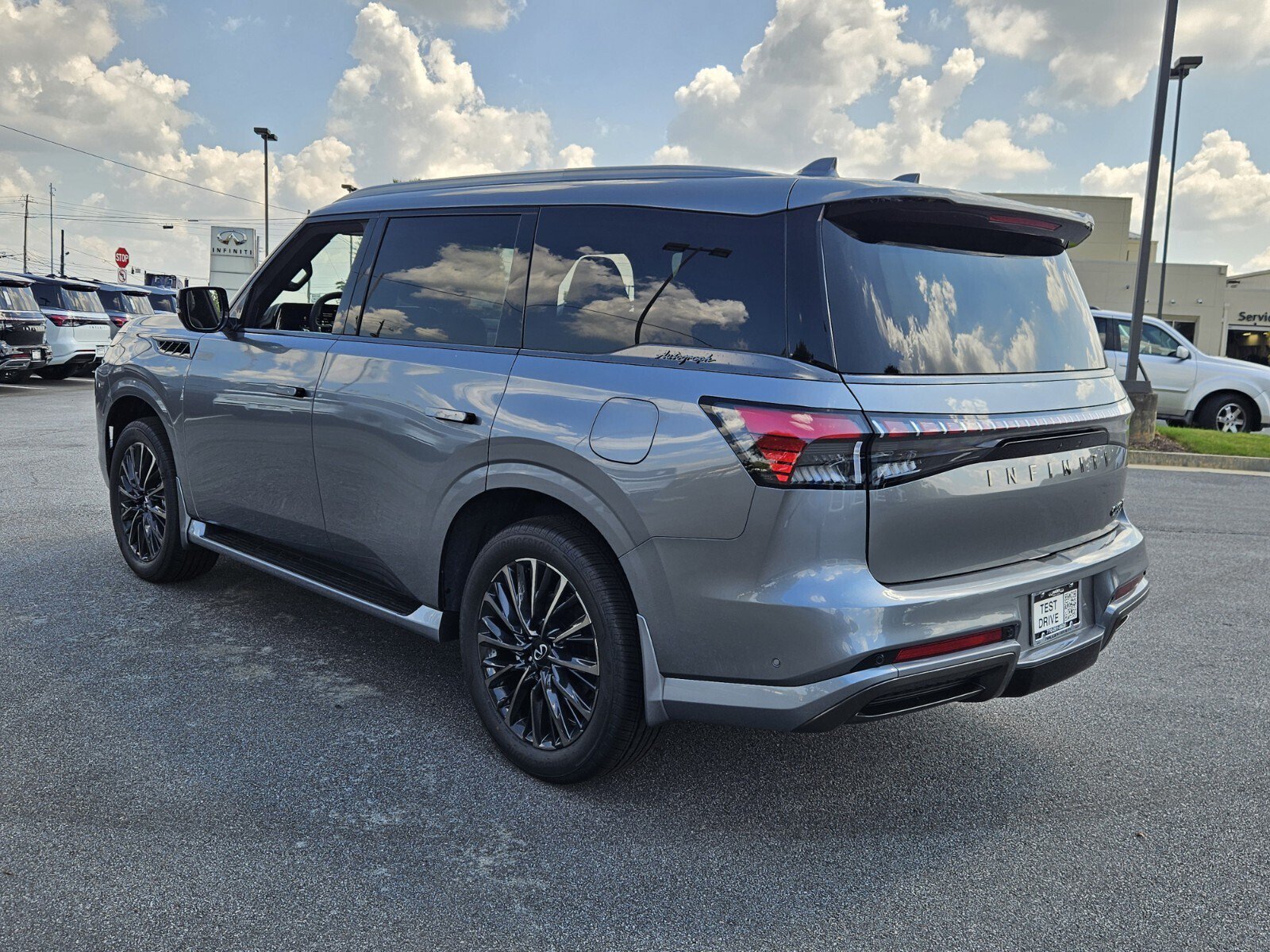 New 2027 INFINITI QX80 Autograph AWD/4WD image 8