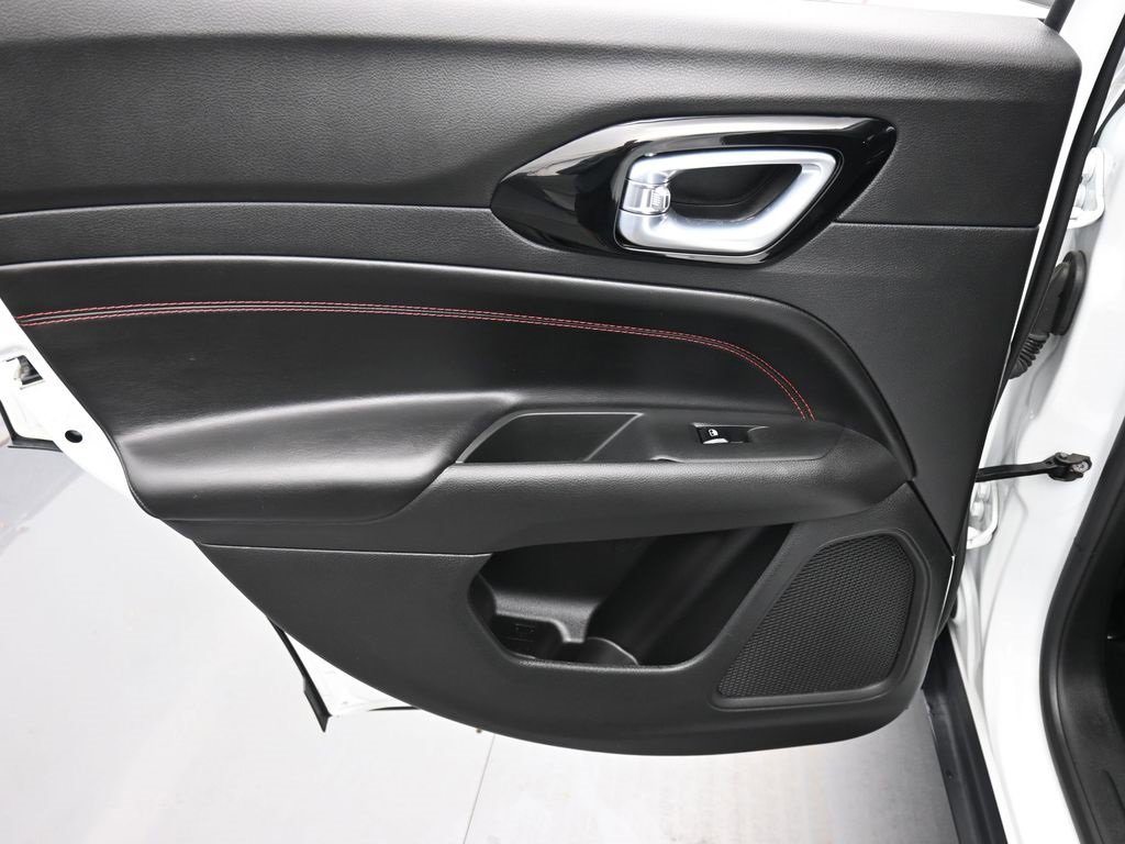 Used 2023 Jeep Compass Trailhawk w/ Trailhawk Elite Group image 11