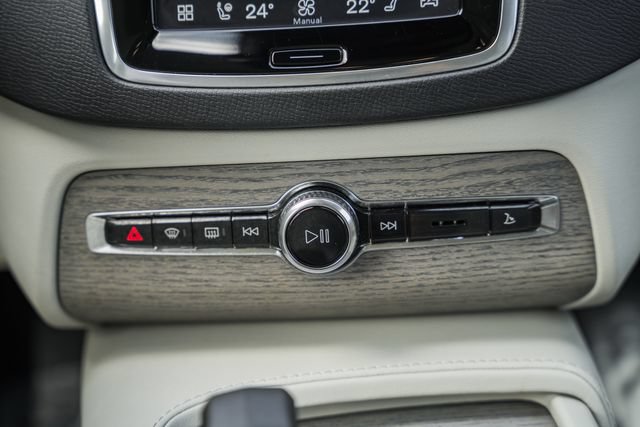 Certified 2024 Volvo XC90 B6 Plus w/ Protection Package Premier AWD/4WD image 24