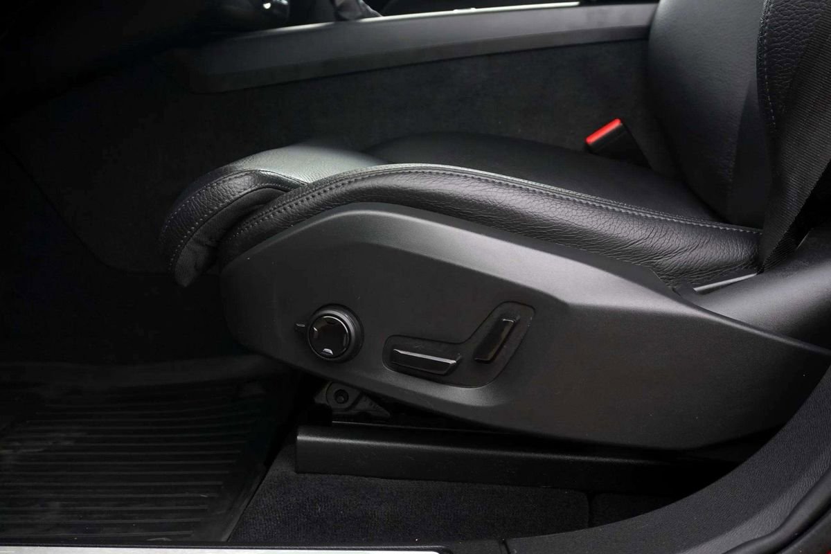 Used 2020 Volvo XC60 T5 Inscription w/ Protection Package Premier image 16