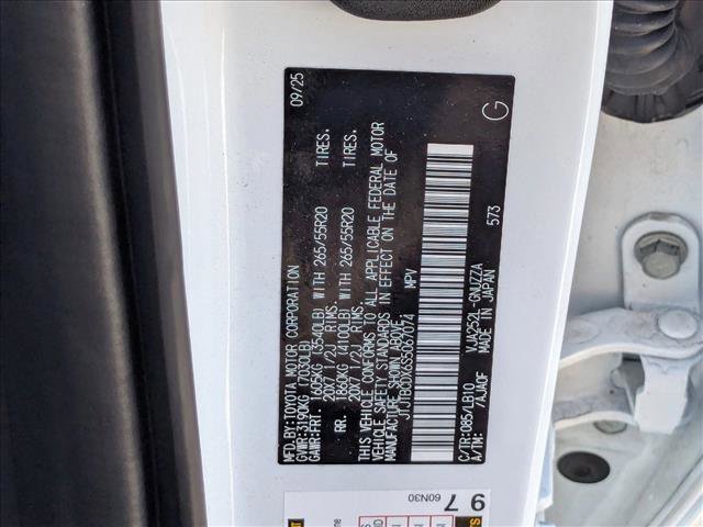 Certified 2025 Lexus GX 550 w/ Cold Area Package image 29