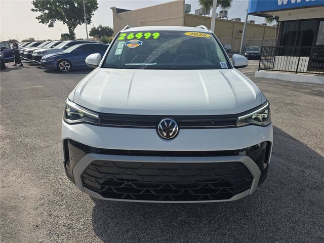 Used 2026 Volkswagen Taos SE FWD image 2