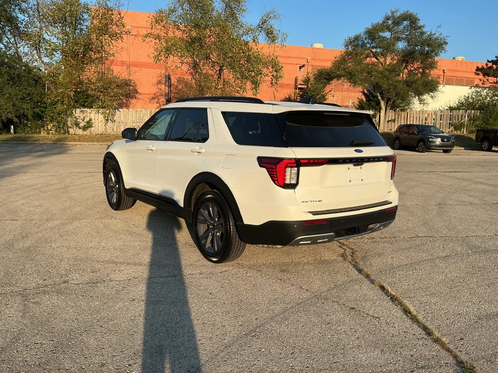 New 2026 Ford Explorer Active w/ Active Comfort Package AWD/4WD image 3