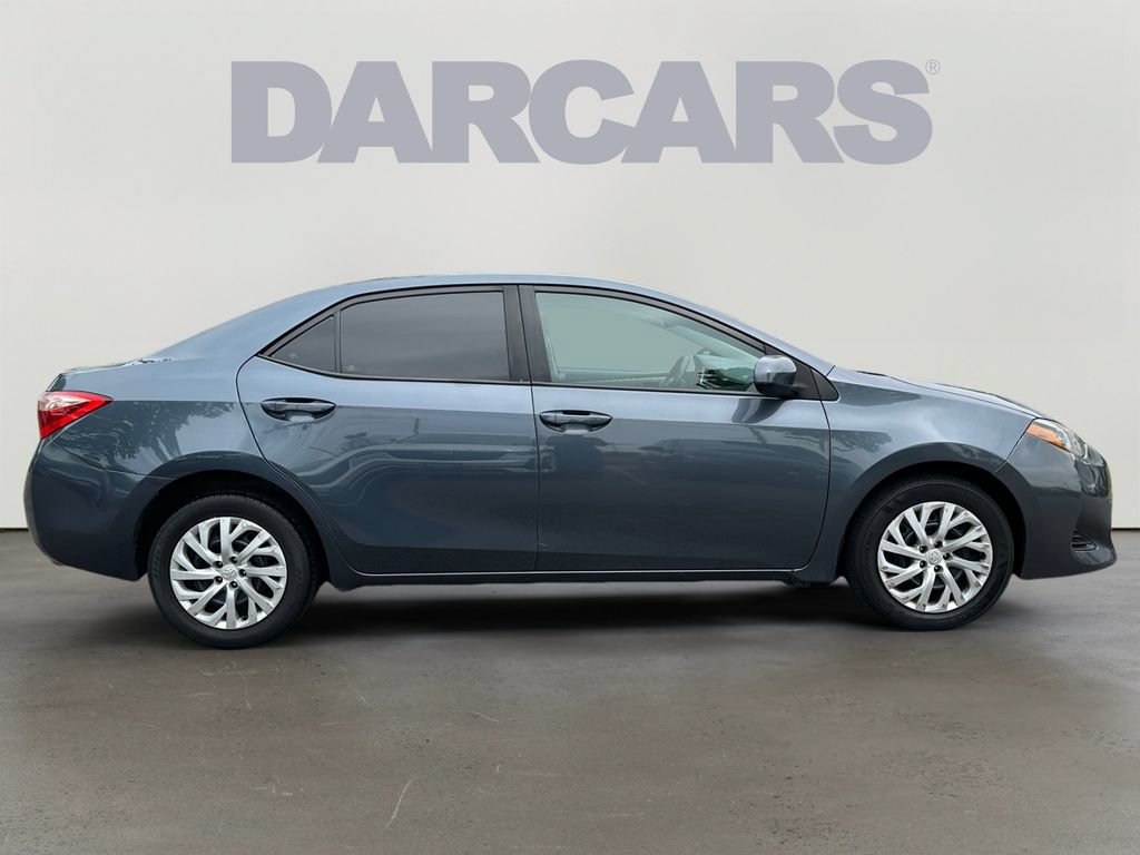 Used 2017 Toyota Corolla LE w/ Carpet Mat Package (TMS) FWD image 5