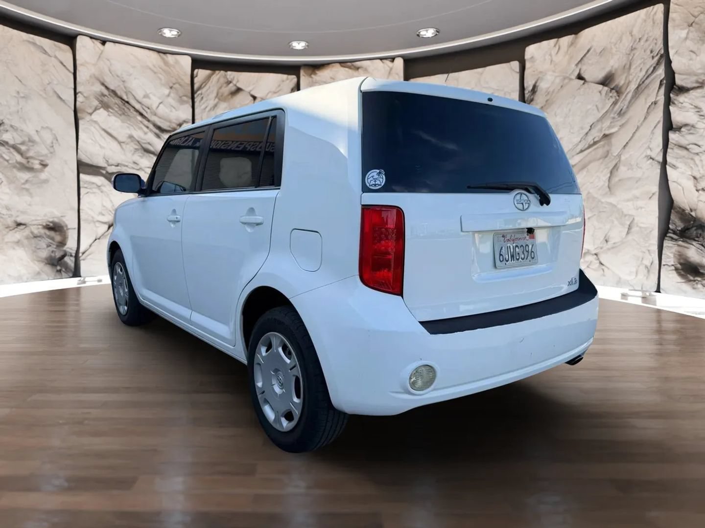 Used 2010 Scion xB FWD image 8