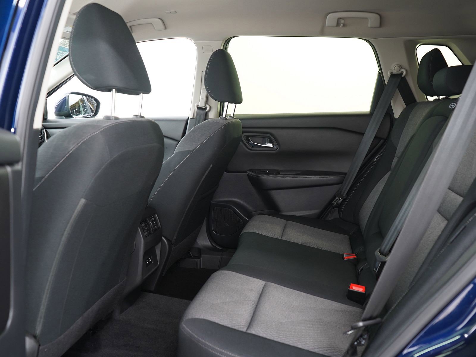 Used 2024 Nissan Rogue SV FWD image 16