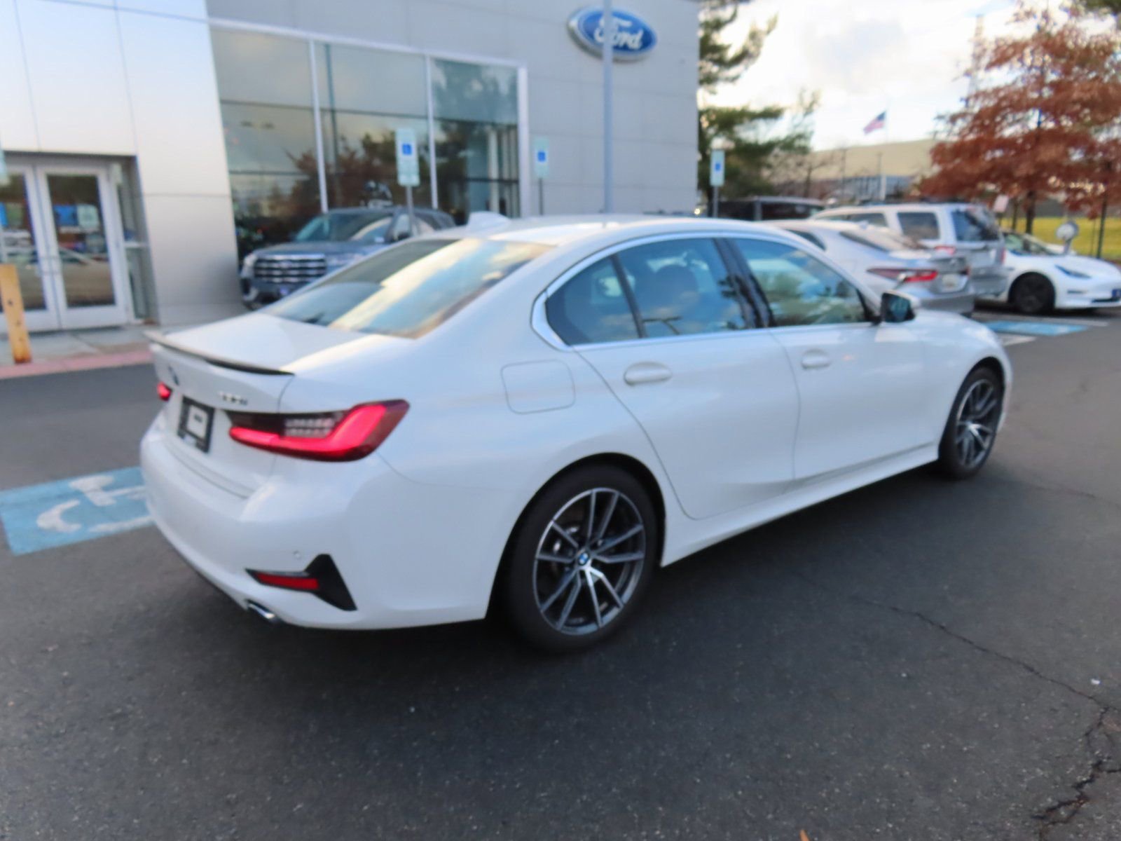 Used 2022 BMW 330i xDrive Sedan w/ Driving Assistance Package image 5