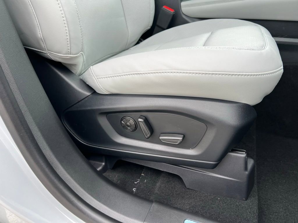 New 2026 Ford Explorer Platinum w/ LUX Leather Package image 22