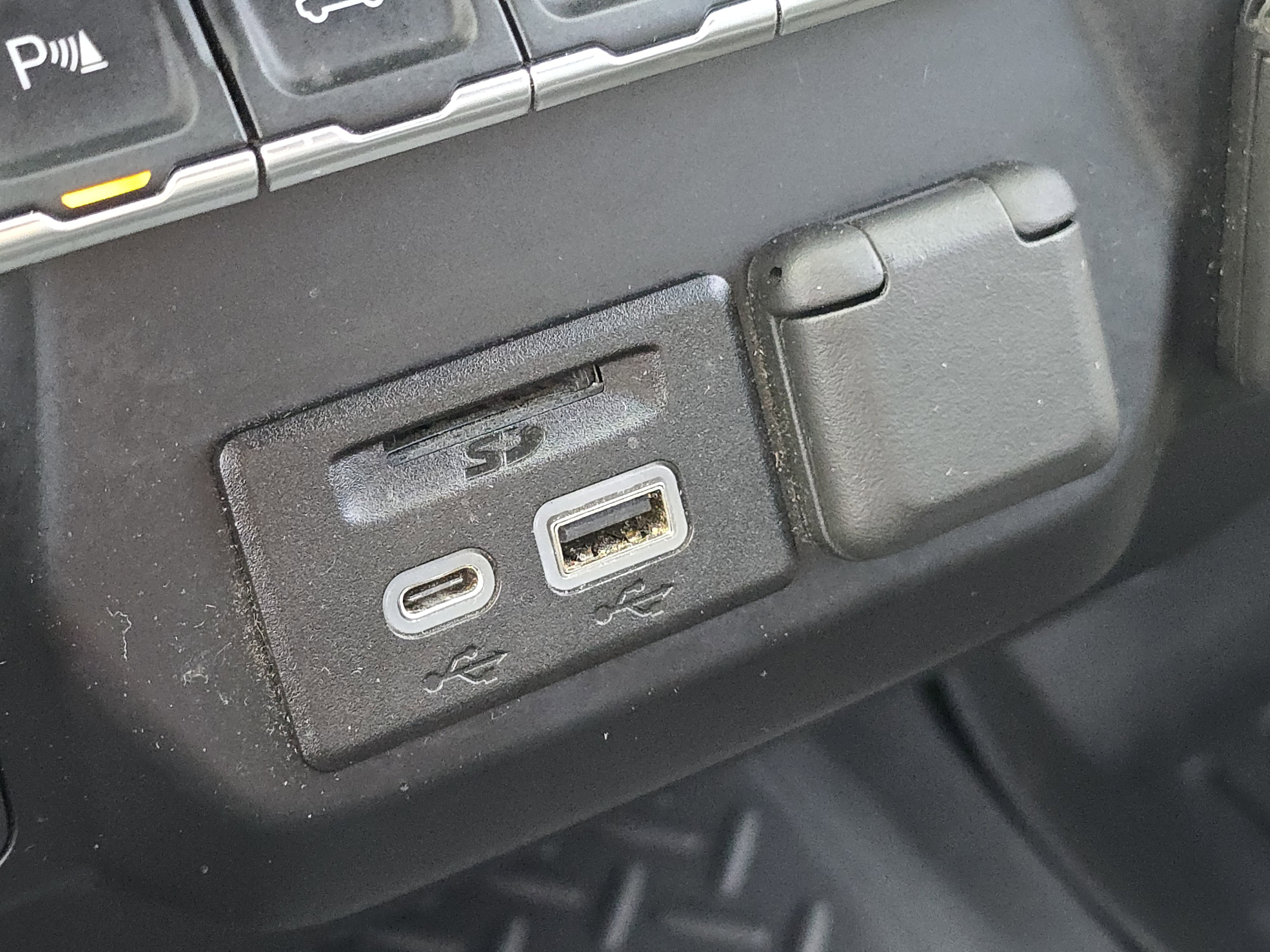 Used 2020 GMC Sierra 2500 SLT w/ Gooseneck/5TH Wheel Package image 12