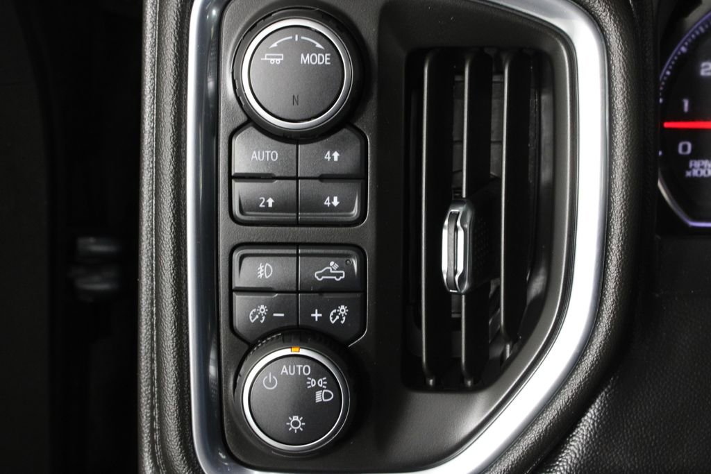 Used 2021 Chevrolet Silverado 1500 LT Trail Boss image 21