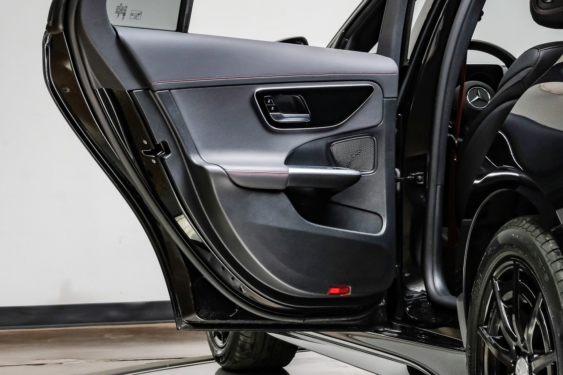 Used 2024 Mercedes-Benz C 43 AMG 4MATIC Sedan w/ Driver Assistance Package image 46