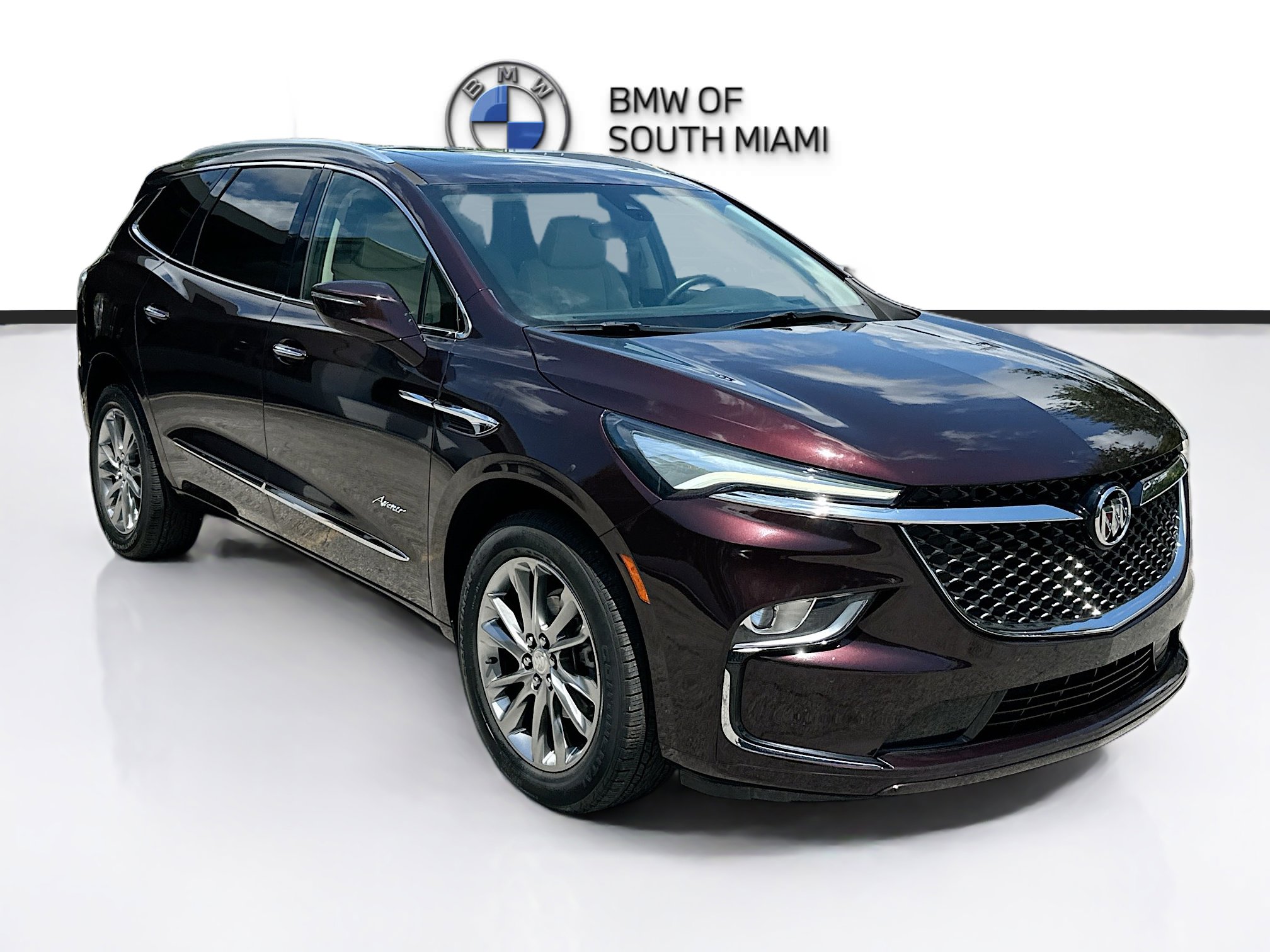 Used 2022 Buick Enclave Avenir FWD image 1